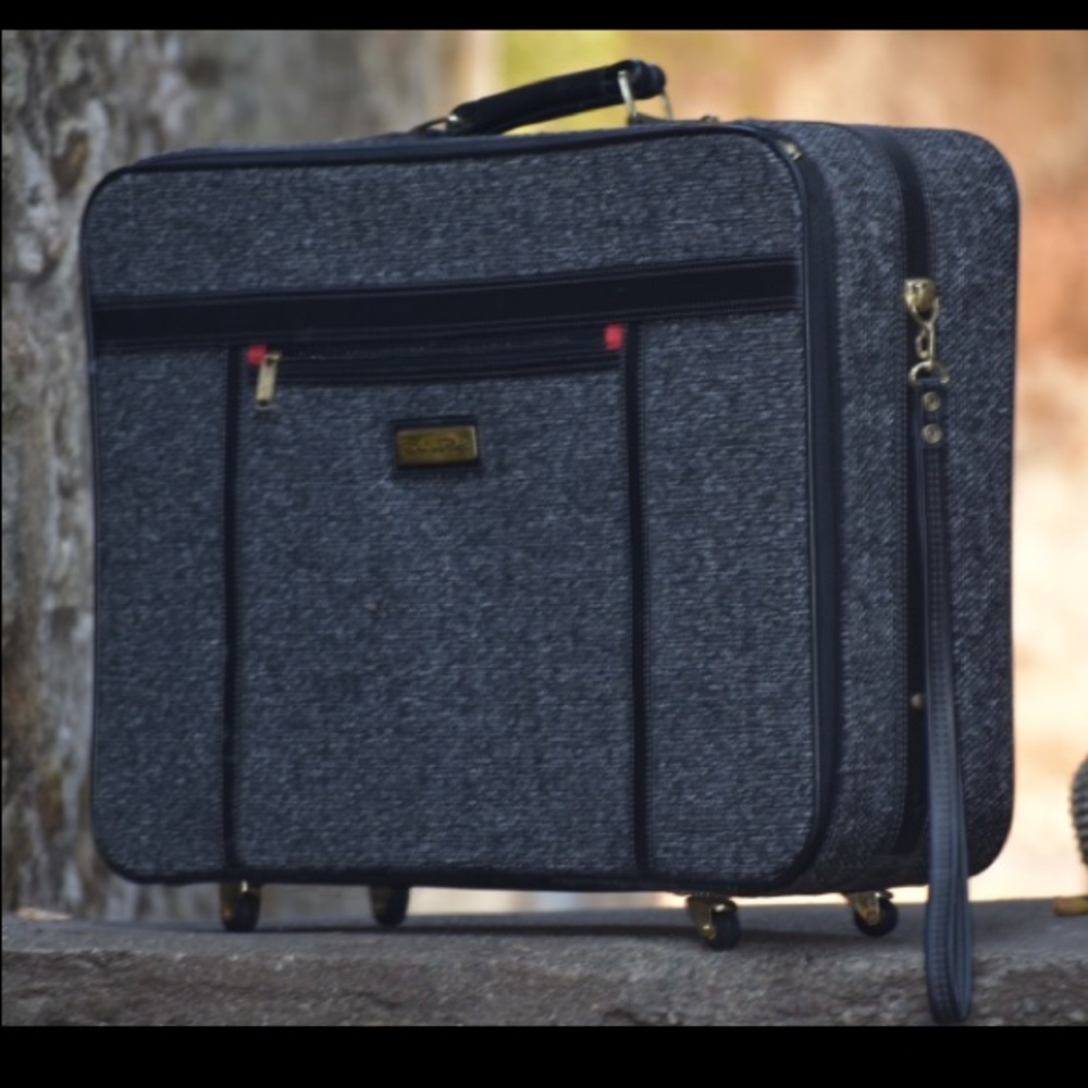 COPY - FINAL PRICE:COUTURE OSCAR DE LA RENTA lugg…